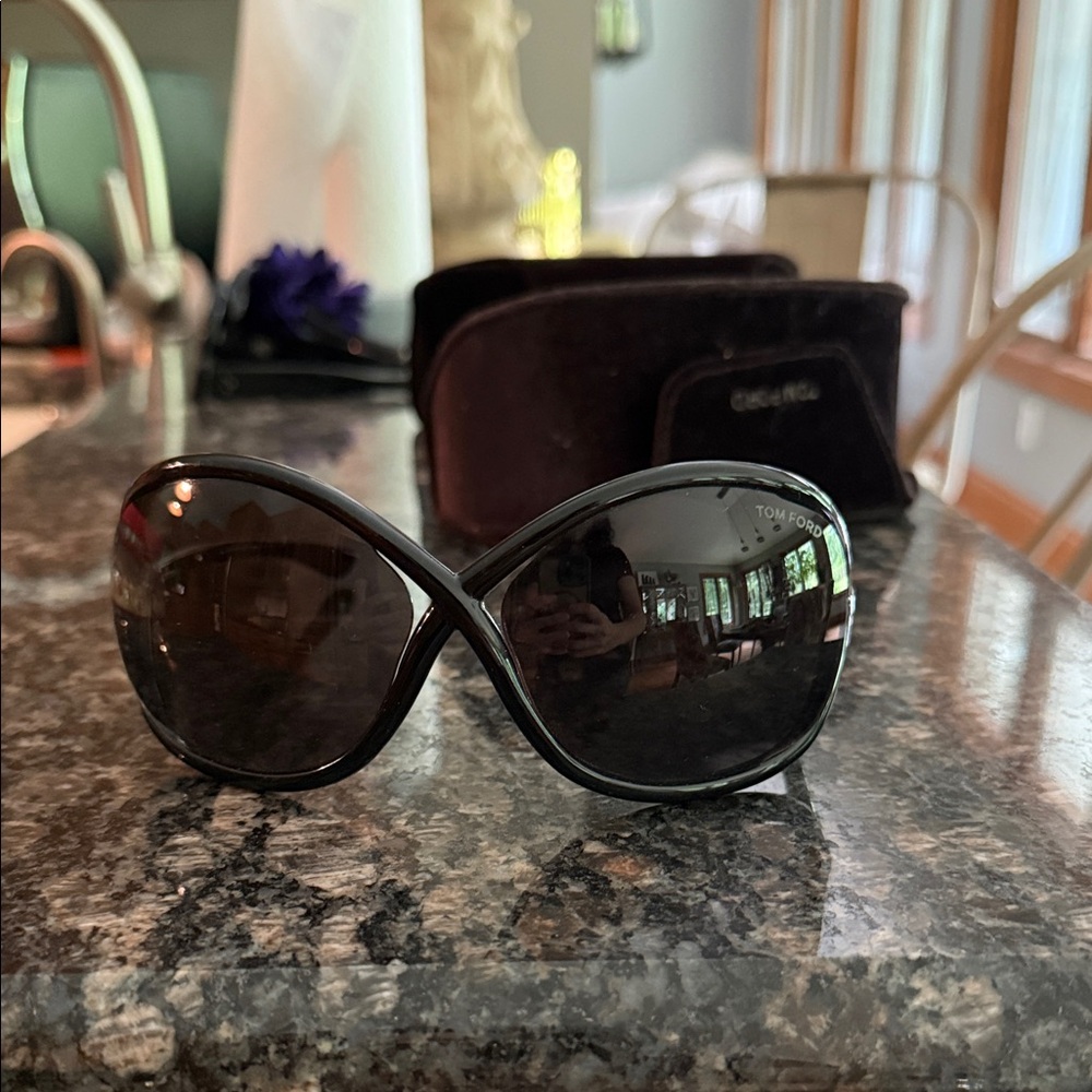Tom Ford Elegant Black Sunglasses